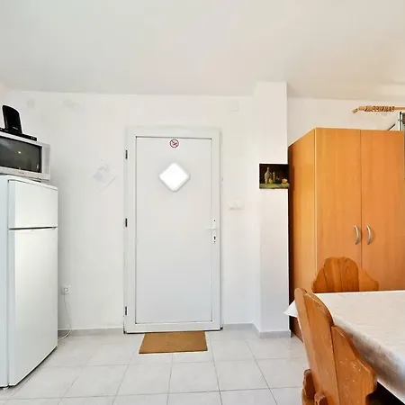 4 Adriatic Pag Apartamento Pag Town
